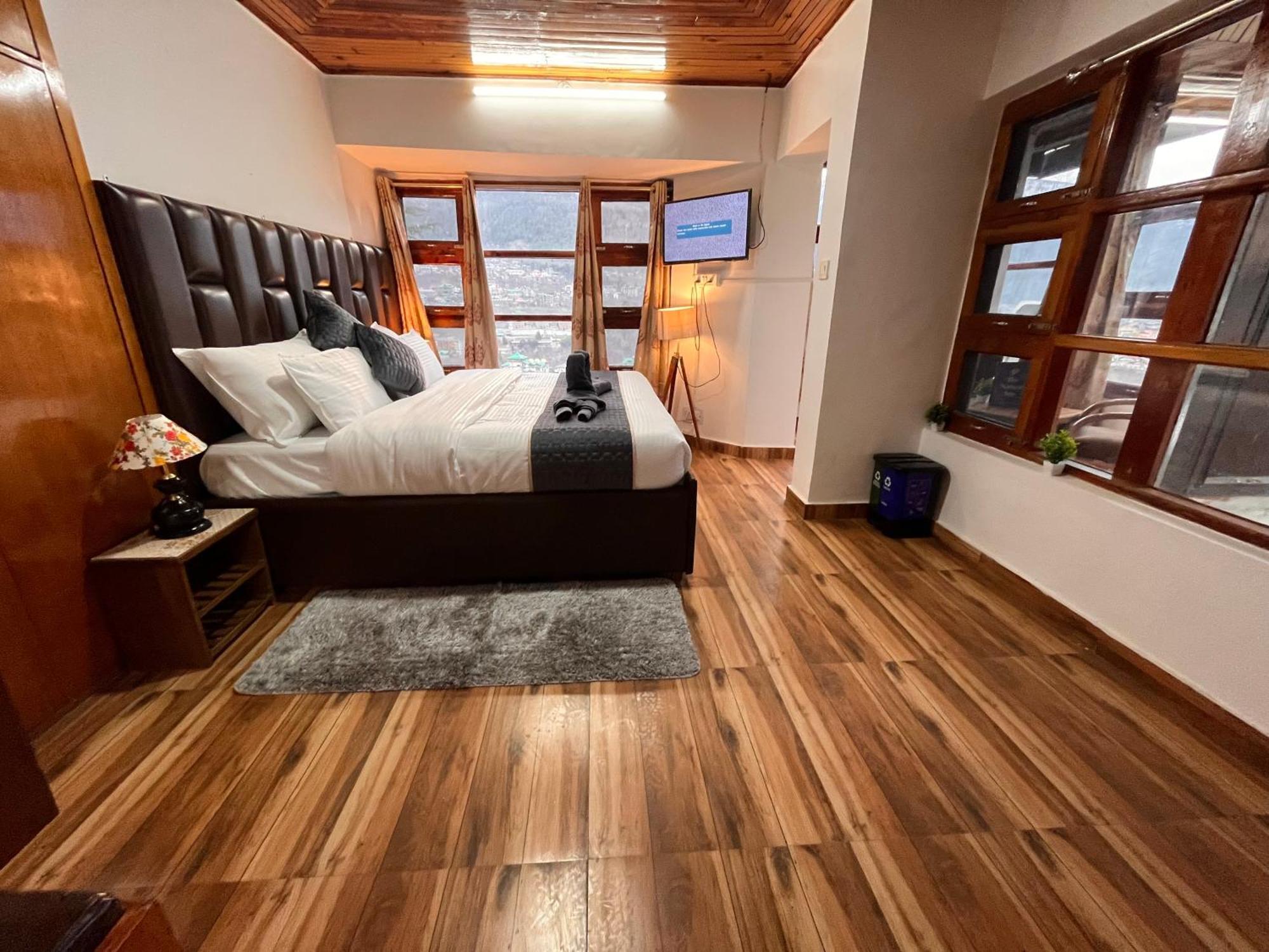 Himalayan Nomad Cottage, Manali ! All 2 Bedroom Independent Cottages ! Personal Lawn Every Cottage ! Parking ! Scenic Mountains View ! Spacious Rooms ! Exteriér fotografie