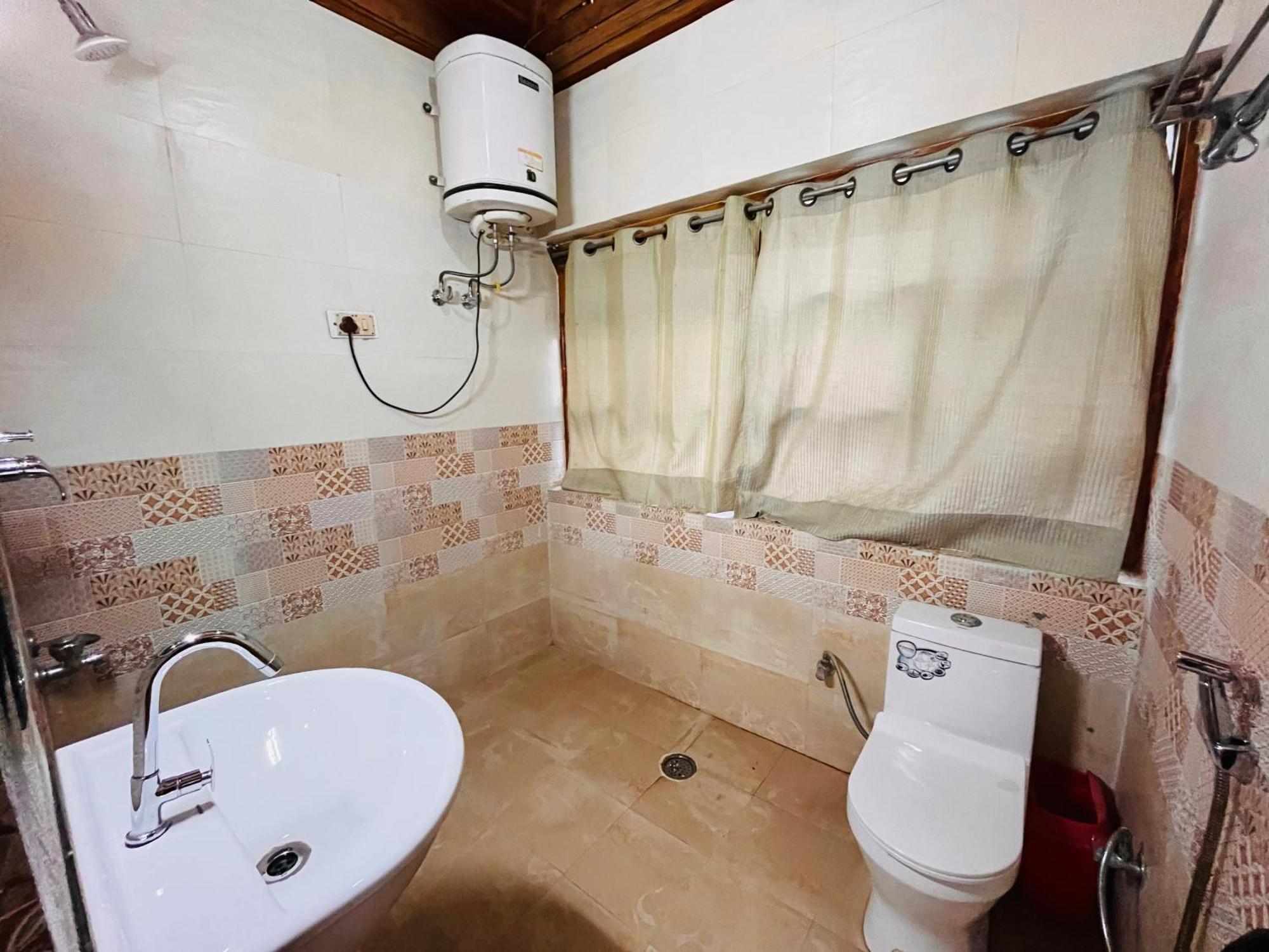 Himalayan Nomad Cottage, Manali ! All 2 Bedroom Independent Cottages ! Personal Lawn Every Cottage ! Parking ! Scenic Mountains View ! Spacious Rooms ! Exteriér fotografie