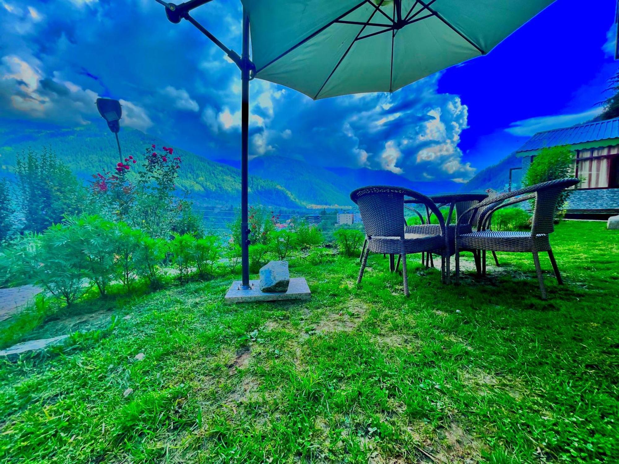 Himalayan Nomad Cottage, Manali ! All 2 Bedroom Independent Cottages ! Personal Lawn Every Cottage ! Parking ! Scenic Mountains View ! Spacious Rooms ! Exteriér fotografie