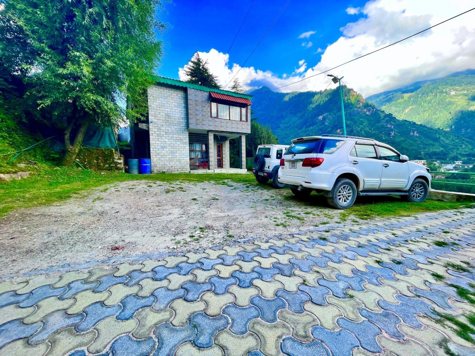 Himalayan Nomad Cottage, Manali ! All 2 Bedroom Independent Cottages ! Personal Lawn Every Cottage ! Parking ! Scenic Mountains View ! Spacious Rooms ! Exteriér fotografie