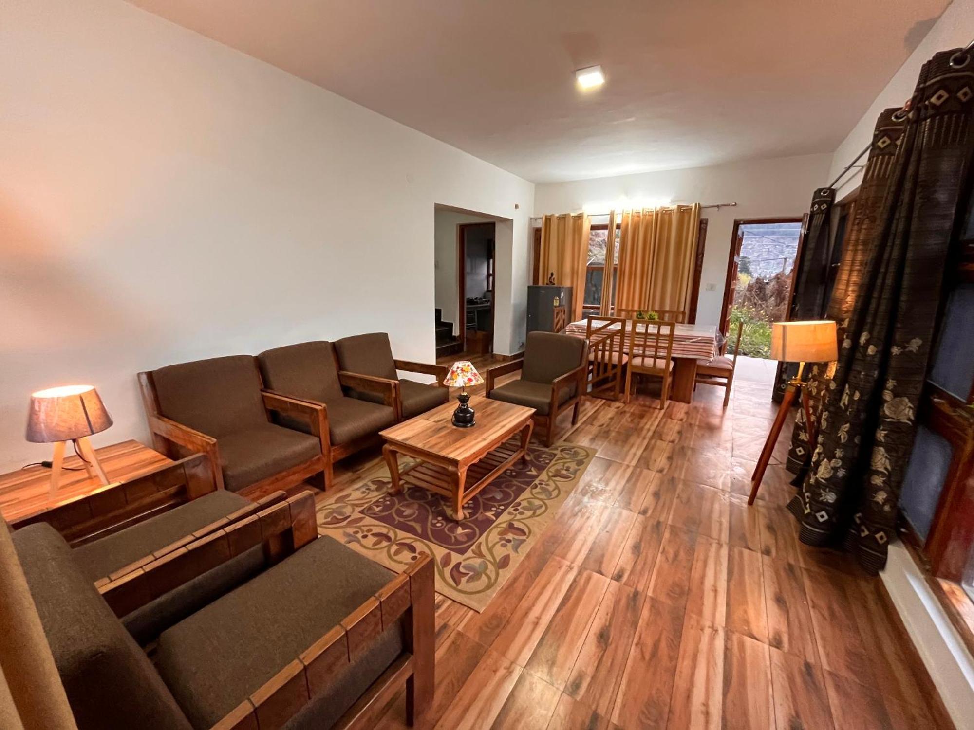 Himalayan Nomad Cottage, Manali ! All 2 Bedroom Independent Cottages ! Personal Lawn Every Cottage ! Parking ! Scenic Mountains View ! Spacious Rooms ! Exteriér fotografie