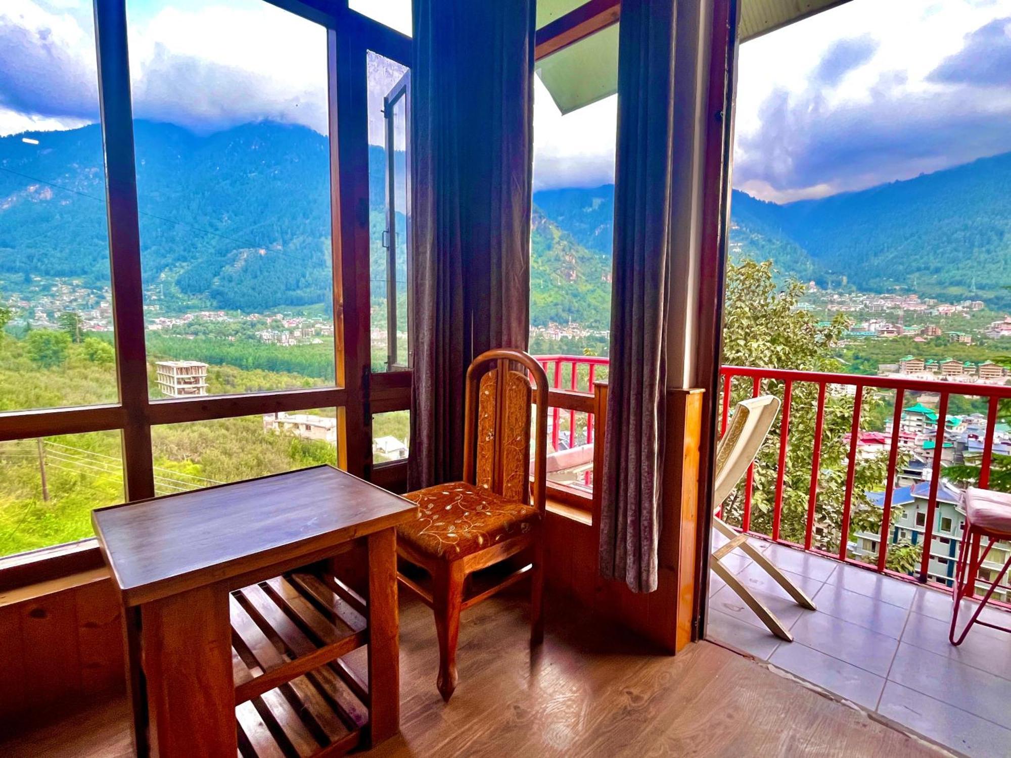 Himalayan Nomad Cottage, Manali ! All 2 Bedroom Independent Cottages ! Personal Lawn Every Cottage ! Parking ! Scenic Mountains View ! Spacious Rooms ! Exteriér fotografie